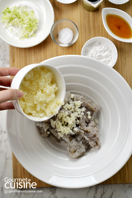 ฟองเต้าหู้ห่อกุ้งทอด