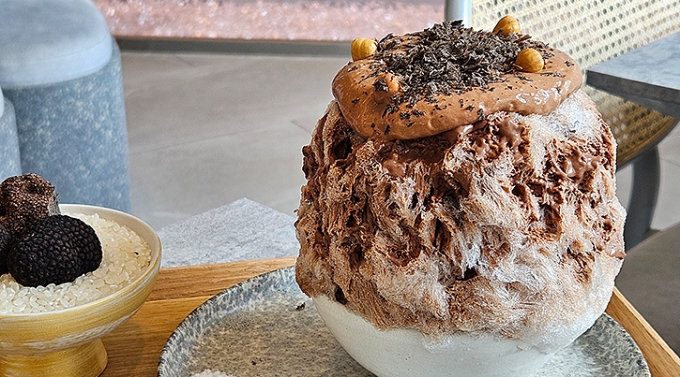 Black Truffle Kakigori เมนูใหม่เพื่อคนรักทรัฟเฟิลและช็อกโกแลต ที่ Oyatsu no Jikan
