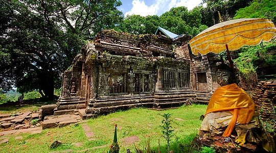 ซึมซับวิถีชีวิตอันเรียบง่าย และเยี่ยมชมมรดกโลกพันปีที่ปราสาทวัดพู ประเทศลาว