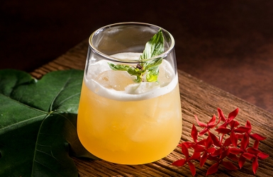 Pineapple & Basil Shake ค็อกเทลสไตล์ไทย สดชื่นด้วยสับปะรดและโหระพา