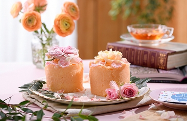เค้กแต่งงานมินิแต่งดอกกุหลาบออร์แกนิก Mini Flower Wedding Cake with Organic Rose