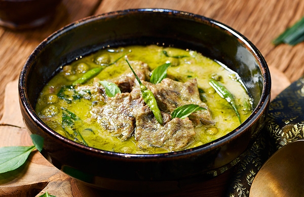แกงเขียวหวานเนื้อพริกขี้หนู (Green Curry With Beef) - Gourmet & Cuisine  Magazine