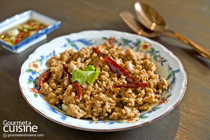 เต็มอิ่มกับซีฟู้ดจานเดียวที่ร้านอะเหน่ ย่านตลาดน้อย