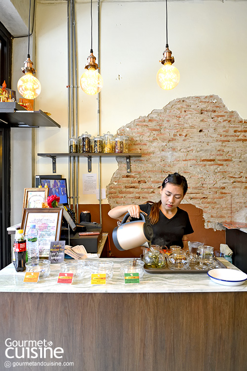 เต็มอิ่มกับซีฟู้ดจานเดียวที่ร้านอะเหน่ ย่านตลาดน้อย