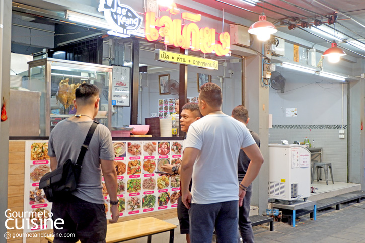 12 ร้านสตรีทฟู้ด อร่อยจัดจ้านย่านบรรทัดทอง