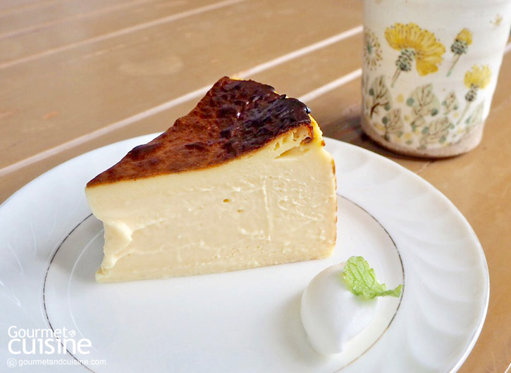 Brown Café Where We Bake & Blend ภูเก็ต คาเฟ่ที่คนรักเค้กต้องมาโดน