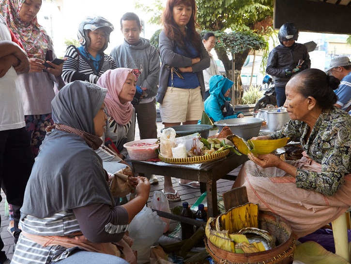 ละเลียดอาหารริมทางร้านดังทั่วเอเชียไปกับสารคดีชุด Street Food