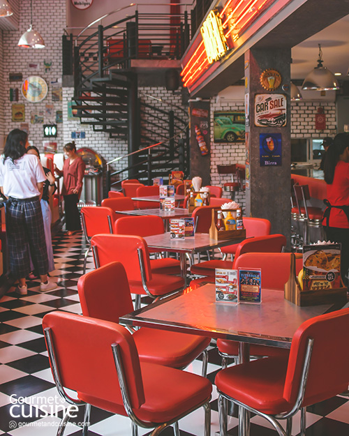 v8 diner