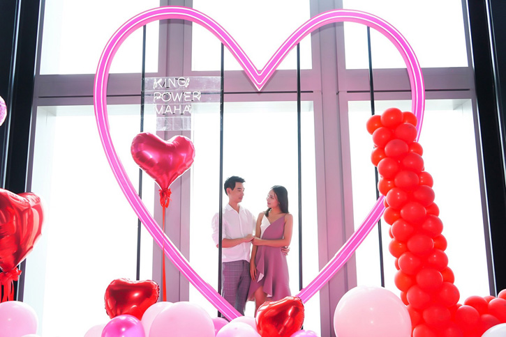 วันวาเลนไทน์ปีนี้ จูงมือคนรู้ใจมาสวีทกันที่ “คิง เพาเวอร์ มหานคร” 