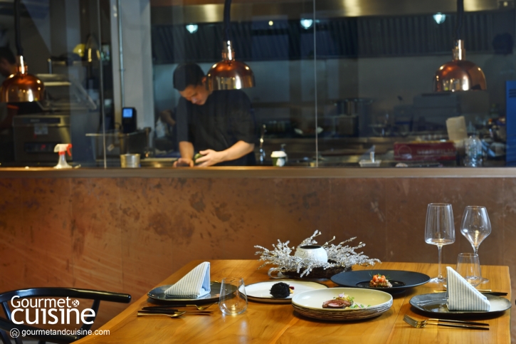 ADHOC BKK ไพรเวทไดนิ่งที่นำเสนออาหารไทยในหน้าตาที่แปลกใหม่