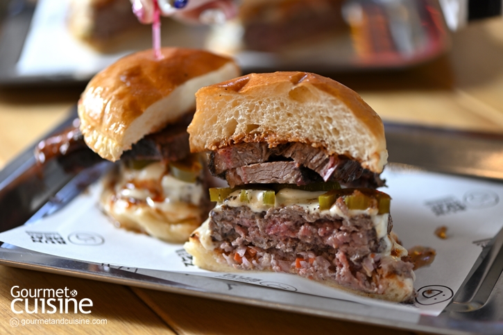 Bun Meat & Cheese x Pit Master : เต็มคำกับเบอร์เกอร์และเนื้อรมควัน