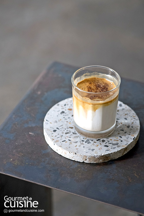Taste Café Atelier กาแฟดีในโกดังศิลปะสุดฮิปบนถนนวัวลาย