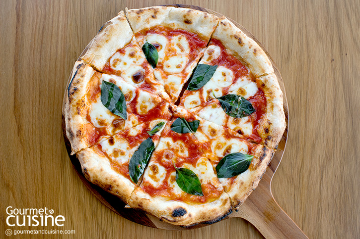 Breeze Café & Bar เปิดตัวเมนูใหม่ พิซซ่าเตาถ่าน 11 หน้าท้าให้ลอง