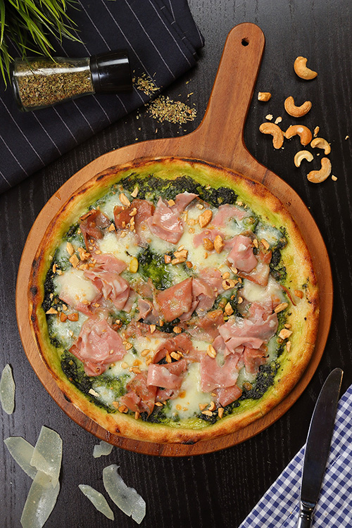 Breeze Café & Bar เปิดตัวเมนูใหม่ พิซซ่าเตาถ่าน 11 หน้าท้าให้ลอง