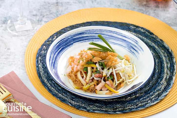 ผัดไทยกุ้งลายเสือ