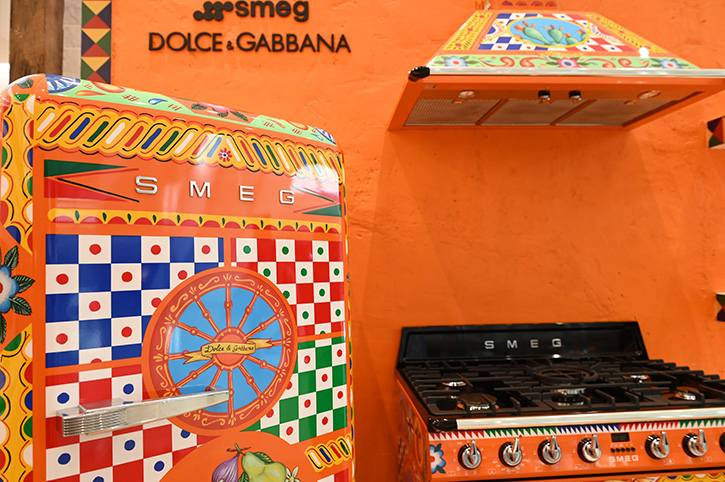Divina Cucina ผลิตภัณฑ์เครื่องใช้ไฟฟ้าในห้องครัว ซีรีย์ใหม่ล่าสุดจาก Smeg x Dolce & Gabbana