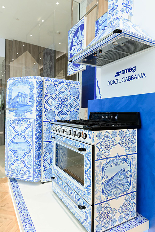Divina Cucina ผลิตภัณฑ์เครื่องใช้ไฟฟ้าในห้องครัว ซีรีย์ใหม่ล่าสุดจาก Smeg x Dolce & Gabbana
