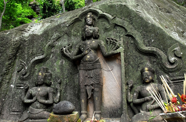 เยี่ยมชมมรดกโลกพันปีที่ปราสาทวัดพู ประเทศลาว