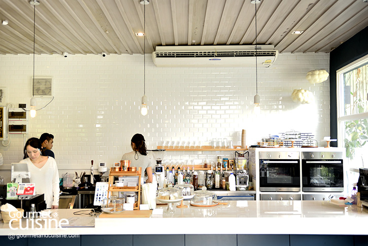 "On A Cloud Cafe" คาเฟ่น่านั่งในซอยราษฎร์บูรณะ 4 ของ “เพชร - กรุณพล”
