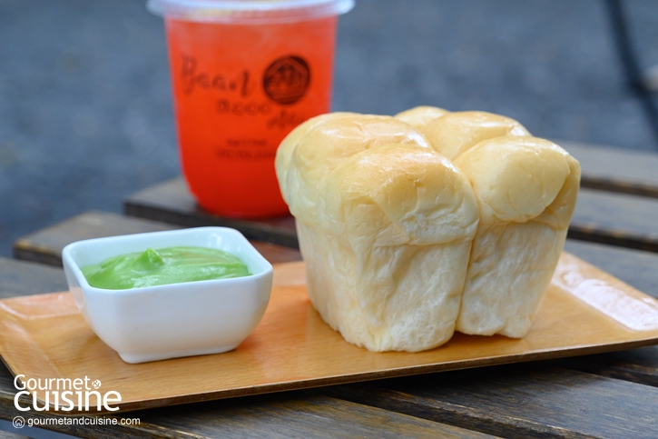 บ้าน ๑,๐๐๐ ไม้ Cafe & Farm