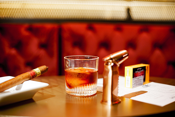 Playroom Café คาเฟ่สุดเซ็กซี่เฉพาะกิจสำหรับคอกาแฟย่านเอกมัย