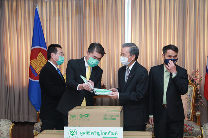 CP-CPF มอบหน้ากากอนามัยซีพีช่วยแรงงานต่างชาติผ่าน 3 สถานทูต