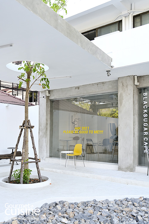 Blacksugar Cafe แฟชั่นคาเฟ่สไตล์มินิมอล ย่านรามอินทรา