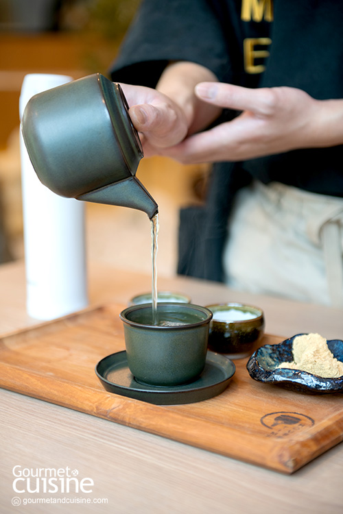 ดื่มด่ำไปกับชาเขียวสุดพรีเมียมที่ร้าน Time's House Tea Room