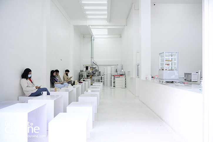 จิบกาแฟที่บ้านหลังใหม่ย่านสะพานควายของ Sleep Enemy