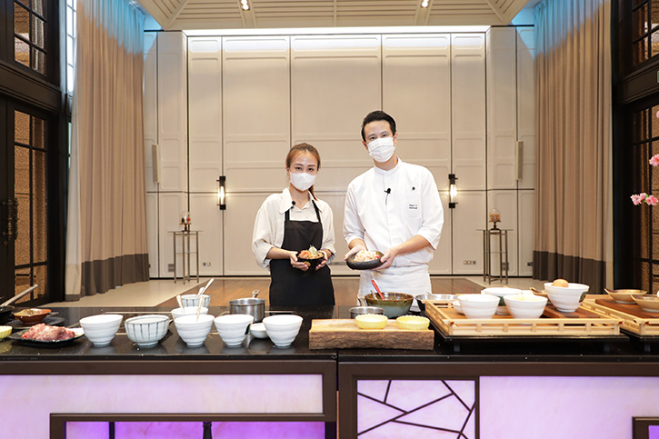 โรงแรม ดิ แอทธินี โฮเทล ไลฟ์สดสาธิตเมนูพิเศษกับรายการ "Saturday Chef Show"