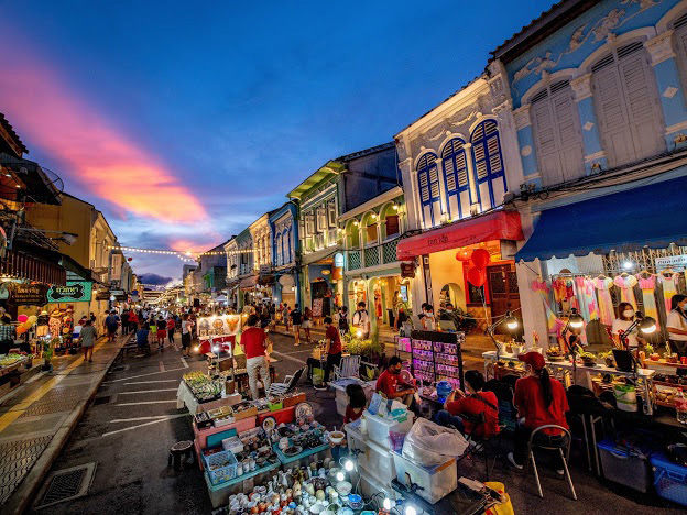 “ภูเก็ต” จัดเต็มกิจกรรม “Colourful Phuket” Bring Back the Happiness ร่วมสร้างสีสันแห่งความสุขให้นักท่องเที่ยวไทยและต่างประเทศ