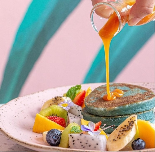Nature's Charm Café