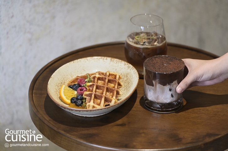 Yellow Teeth sip n' snap คาเฟ่สไตล์วินเทจน้องใหม่ย่านโชคชัย 4
