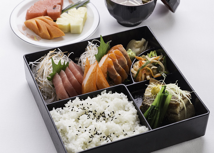 โปรโมชั่นเดลิเวอรี่ดีต่อใจ ณ ห้องอาหาร ดิ ออร์ชาร์ด โรงแรมแคนทารี ใกล้นิคมอมตะ บางปะกง