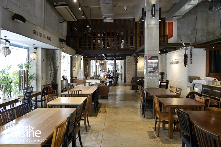 “ครัวดอกไม้ขาว” ร้านอาหารไทยในตำนานที่มากี่ครั้งก็ยังประทับใจ