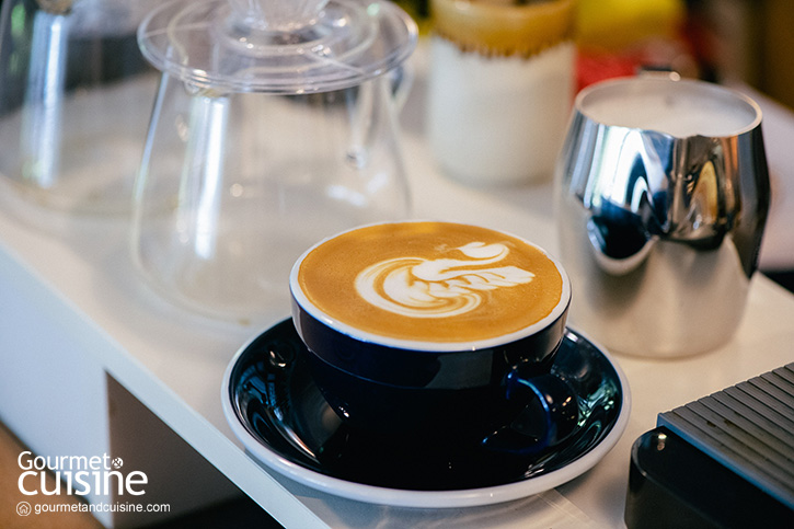 ลาเต้ คาปูชิโน แฟลตไวท์ กาแฟนมสามแบบนี้ต่างกันยังไง?