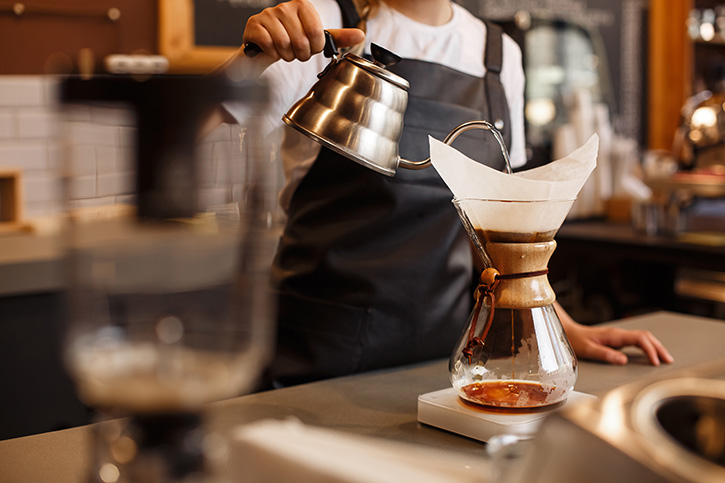 ฝึกศิลปะการชงกาแฟและเรียนรู้การบริหารจัดการร้านอย่างมืออาชีพ กับหลักสูตร "Professional Barista  & Café Management Control" ที่ วิทยาลัยดุสิตธานี