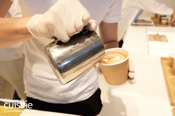 ไปสำรวจ % Arabica Bangkok EmQuartier Roastery สาขาใหม่ที่มาพร้อมโรงคั่วในร้าน