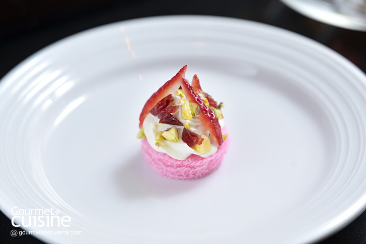 “Festive Afternoon Tea” ฉลองปีใหม่กับชุดน้ำชายามบ่ายจาก “เดอะ เบเกอรี”