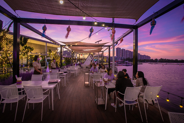 ชวนปาร์ตี้ธีมสีม่วง @ 4 ร้านอาหารชั้นนำ ริมทะเลสาบเมืองทองธานี ตั้งแต่วันนี้ – 31 มกราคม 2565