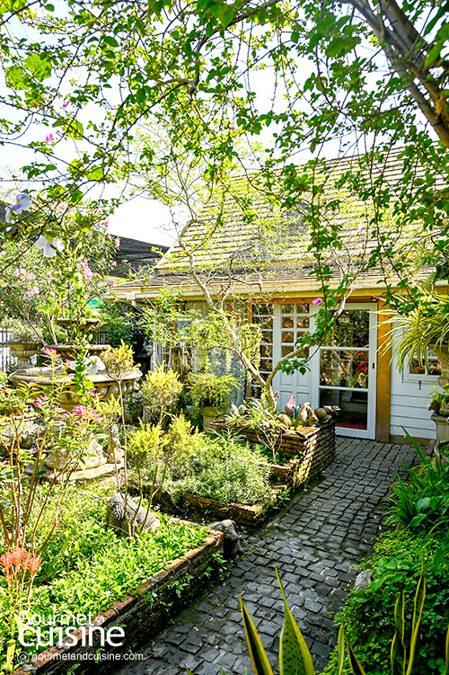 The Flora Cottage คาเฟ่สวย สไตล์สวนยุโรป ย่านไทรม้า นนทบุรี