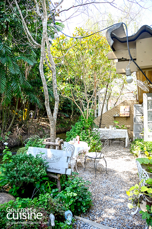 The Flora Cottage คาเฟ่สวย สไตล์สวนยุโรป ย่านไทรม้า นนทบุรี