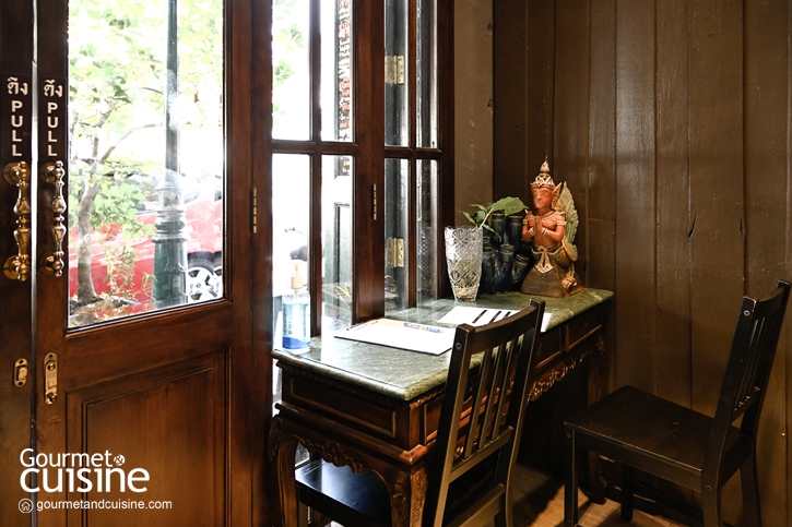 โรงน้ำชามิตรามิตร ร้านเก่าสุดคลาสสิกบนถนนพระอาทิตย์