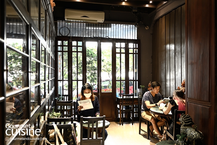 โรงน้ำชามิตรามิตร ร้านเก่าสุดคลาสสิกบนถนนพระอาทิตย์
