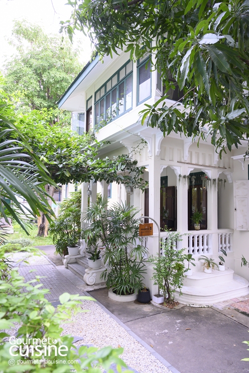 ย้อนเวลาจิบชาในบ้านโบราณที่ Sriyan Tearoom