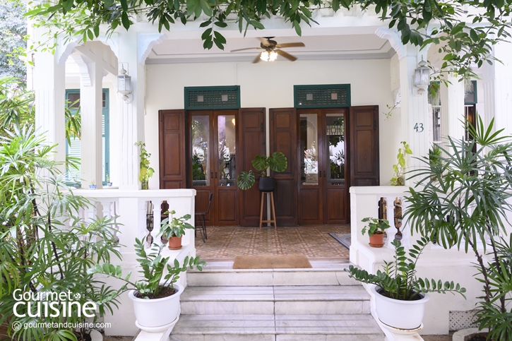 ย้อนเวลาจิบชาในบ้านโบราณที่ Sriyan Tearoom