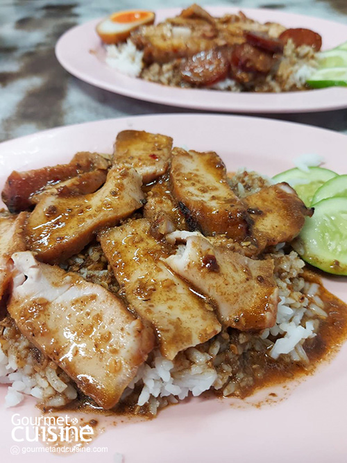 ข้าวหมูแดงนายฮุยนาครสนุก ร้านข้าวหมูแดงเตาถ่าน ตำนานกว่า 70 ปี