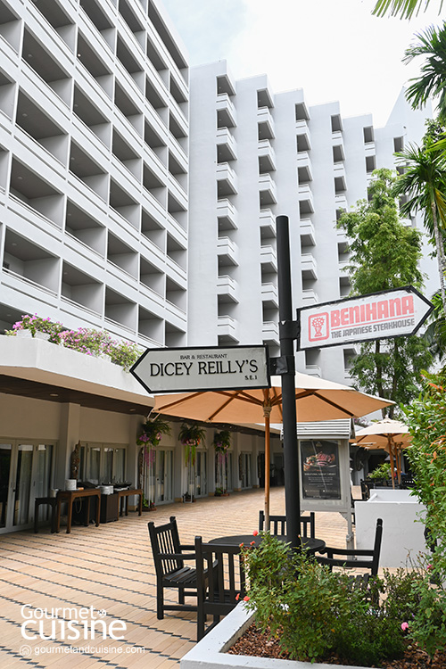 Staycation ใกล้กรุงที่ ‘อวานี พัทยา รีสอร์ท (Avani Pattaya Resort)’ กับ 4 พิกัดของกินรอบ ๆ หลากสไตล์
