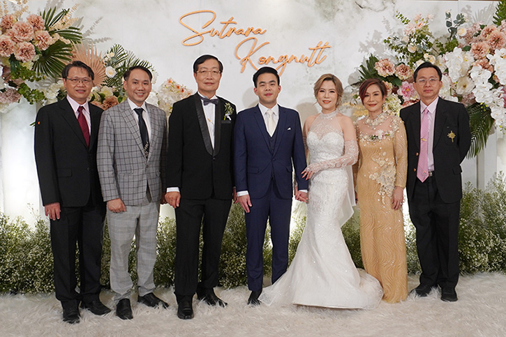มณเฑียร ตันตกิตติ์ ร่วมอวยพรงานมงคลสมรสคุณศุทรา-คุณคงณัฐ ที่โรงแรมมณเฑียร สุรวงศ์ กรุงเทพฯ