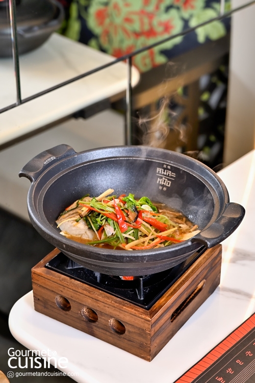 คนละหม้อ ร้านอาหารทะเลคุณภาพคับหม้อ ย่านทองหล่อ